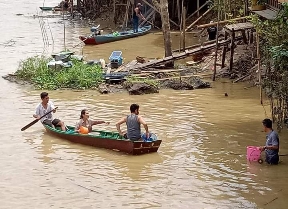 Photo of Keluhkan Air Sungai Berbau Warga Bengalon Minta DLH Segera Turun