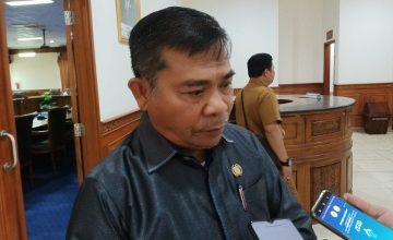 Photo of Wakil Ketua Komisi A Sebut Guru Sang Tameng Pelajar Hadapi Informasi Hoax