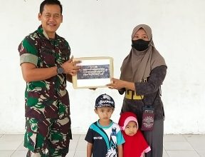 Photo of Kodim 0909/KTM Berikan Bantuan untuk Anak Stunting di Sangatta